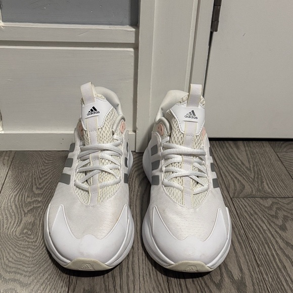 Adidas Sneakers💟 - Picture 4 of 4